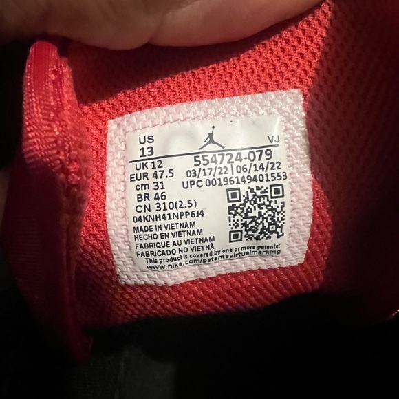 Nike Kids' Black and Red Sneakers Air Jordan 1 Mid Bred - Picture 3 of 6